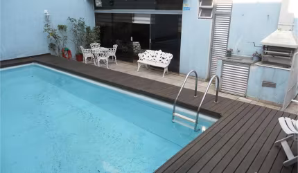 Ótimo sobrado na Chácara Klabin, uso residencial ou comercial, com piscina!
