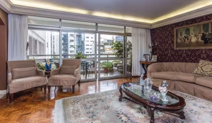 Jardim América 390 m² de área útil  com VARANDA 4 dormitórios 3 vagas,