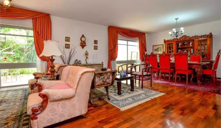 Ótima casa térrea no Brooklin, 5 dormitórios, 4 vagas, piscina, área residencial!