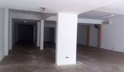Loja à venda ou para alugar em Moema - SP