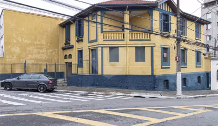 LINDO SOBRADO EM BOA LOCALIZAÇÃO COMERCIAL E RESIDENCIAL