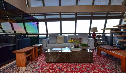 Cobertura Jardim Europa Próxima aos clubes 3 suítes e 3 vagas de garagem