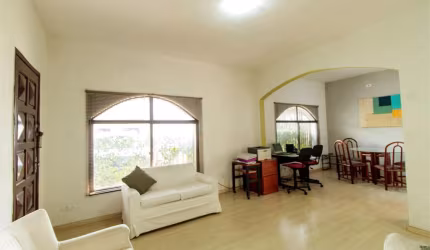 CASA TÉRREA EM EXCELENTE LOCALIZAÇÃO NO BROOKLIN