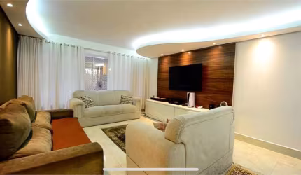 Oportunidade!!! Lindo sobrado  230m², 3 suites, quintal, varanda e com piscina aquecida!!!!