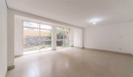 Sobrado de vila 240m²  Paraíso