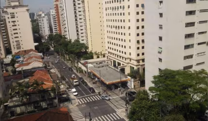 84mts; 2 dorm, 1 suíte, living para dois ambientes, sacada, área de serviço, 1 vaga.