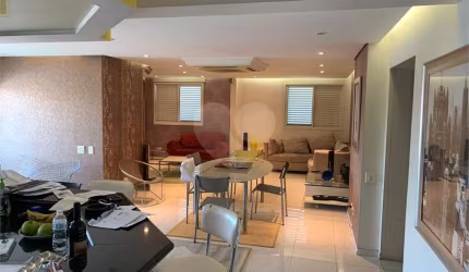 Excelente apartamento duplex com 150 m2, 3 suítes com closet, 4 vagas em Mirandópolis.