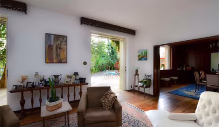Pacaembu Linda casa .