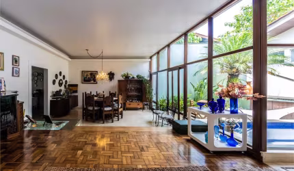 CASA A VENDA COM 250 M², 3 DORMITÓRIOS, 2 SUÍTES, 4 VAGAS NA VILA CLEMENTINO/SP