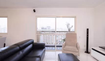 Ótimo apartamento em Moema Pássaros, mobiliado, 2 por andar, 3 vagas, elevador social privativo!