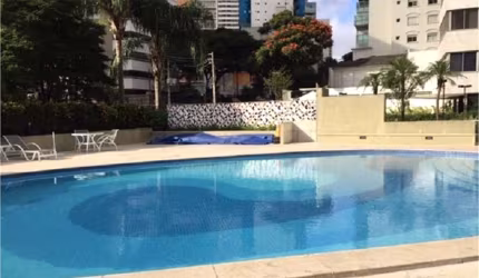 Apartamento com 4 suítes no Paraíso