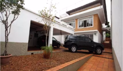 Casa comercial ideal para Clinica.