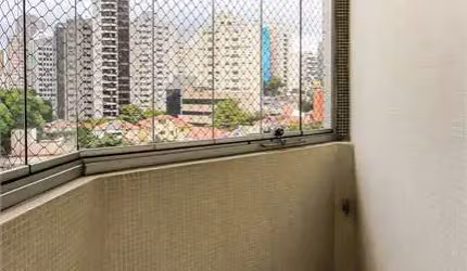 Condomínio Clube Completo com Quadra de Tênis