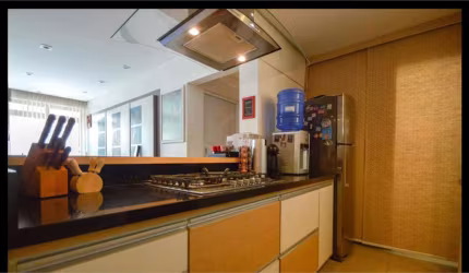 Apartamento 2 dormitórios, 1 suíte e 1 vaga..Totalmente reformado. Ótima Localização! Oportunidade!