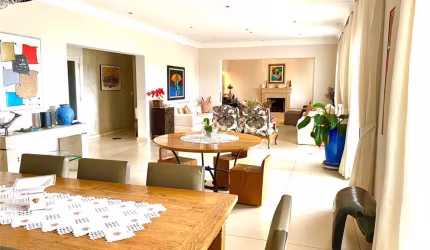 Apartamento de 340m² à Venda em Moema - 4 Suítes 4 Quartos 5 Vagas