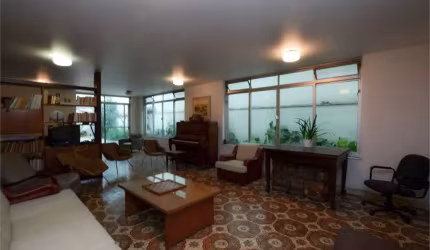 Casa Sobrado de 320 m2 em vila, 4 dormitórios, 2 vagas Vila Clementino, Sobrado arejado 320m2!