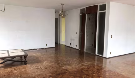 Apartamento com 183 metros  e 1 vaga no Jardim Paulista