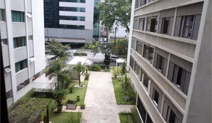 APTO 3 DORM BAIRRO CERQUEIRA CESAR