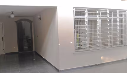 Sobrado na Vila Mariana com 3 dormitórios e 3 vagas