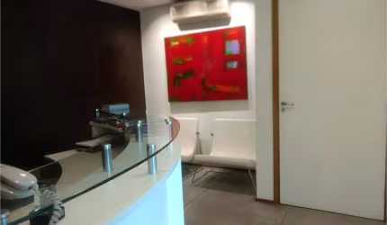 Moderno conjunto comercial
