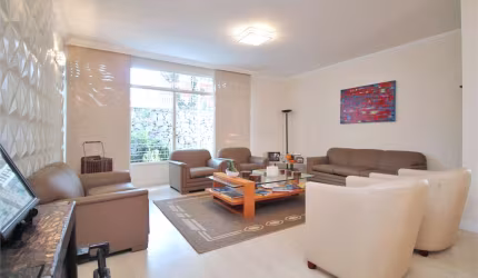 Maravilhosa casa pronta para morar em Moema / Jardim Novo Mundo