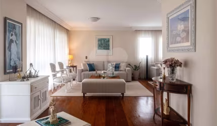 Apartamento à Venda em Moema – 198m², 4 Dormitórios (3 Suítes), 3 Vagas, Varanda Ampla