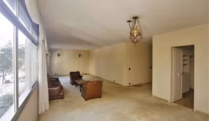 Apartamento amplo com 03 dormitórios na Angélica, próximo a praça Buenos Aires e Avenida Paulista
