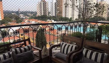 Alto Padrão, 01 por andar, 04 vagas.