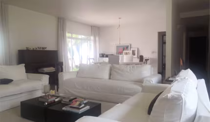 Casa Maravilhosa com muita segurança !!!