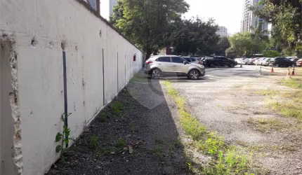 OPORTUNIDADE! TERRENO NA VILA OLÍMPIA c/ 425m2