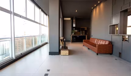 Apartamento no Çiragan Mobiliado. Lindo e Amplo com 1 Dormitório, Ar, Área de Serviço e 2 Vagas.!