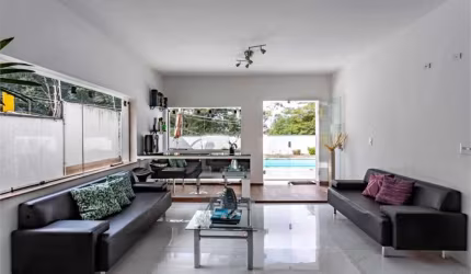 Sobrado Panamby, já esta montado para comercio c/várias salas , espaço Zen, piscina.