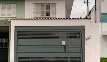 Sobrado em zona mista com 144 m²  3 dormitórios, 1 suíte e 2 vagas - Excelente localização na Saúde.