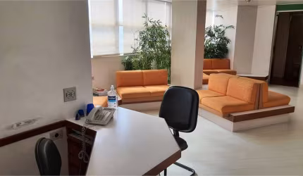 Conjunto comercial perto do Hospital São Paulo