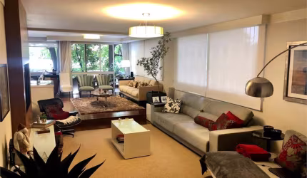 Apartamento 3 suítes, silencioso com 2 vagas em Higienópolis.