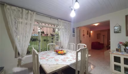 Sobrado á venda na Vila Mariana com 3 quartos, 1 suíte, 261m² A.C.
