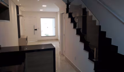 CASA REFORMADA NA SAÚDE, COM 3 SUÍTES E 2 VAGAS ACABAMENTO IMPECÁVEL!