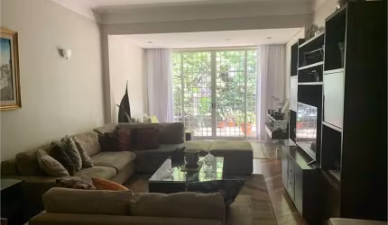 Casa térrea com 3 dormitórios no Brooklin