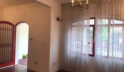 Sobrado à venda de 200 m² na Vila Mariana de 3 dormitórios, 1 suíte e 1 vaga.