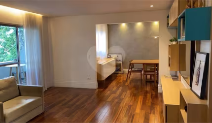 Apartamento super lindo e reformado no Campo Belo com 171m²