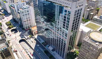 Imponente prédio comercial ao lado da Estação Consolação, localizado na Av. Paulista.