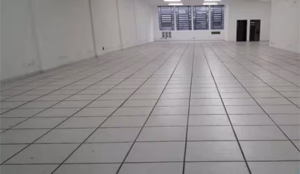 Prédio de 6 andares na Bela Vista