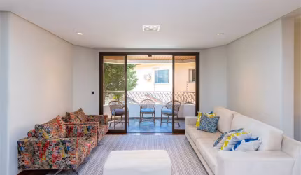 Lindo apartamento, 3 quartos, 3 suítes e 3 vagas fixas, no Campo Belo com ótimo valor