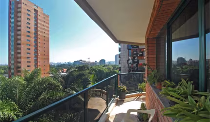 Fora rota Moema 222,38m2  - 3 SUITES oportunidade