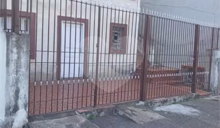 Sobrado com 3 quartos grandes e  1 vaga ...