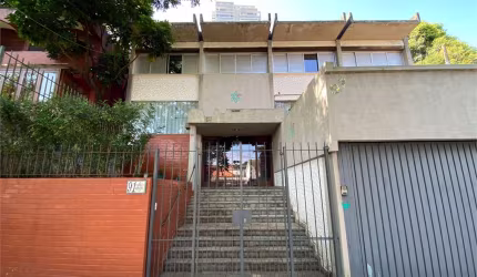 Casa com 400 m2, área nobre e sossegada da Vila Madalena.