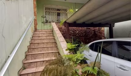 Sobrado na Saúde 185m² com 1 suíte e mais dois dormitórios.