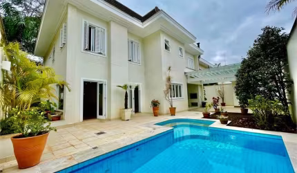Casa em Condomínio 4 Dormitórios 3 Suites 4 Vagas no Morumbi!
