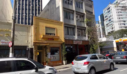 Casa Comercial, ao lado da Av Consoloação, a poucos minutos do metro e da Faculdade Mackanzie
