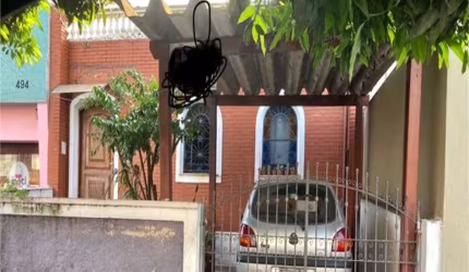 Casa 2 dormitórios na Av. do Cursino